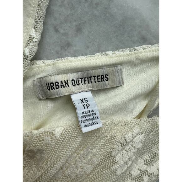 Urban Outfitters Tabatha Lace Babydoll Cami - Picture 4 of 5